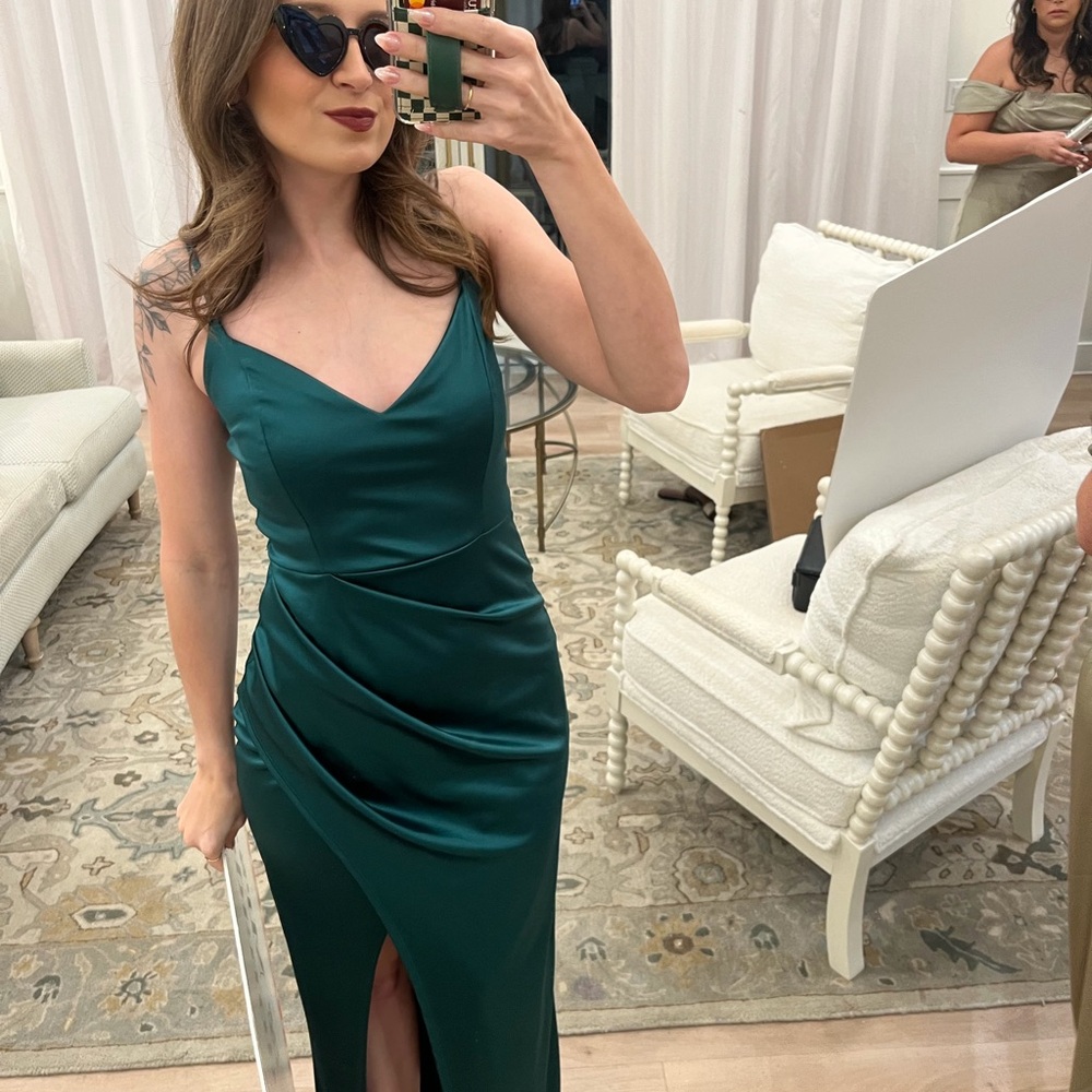 Elegant Green Sleeveless Dress